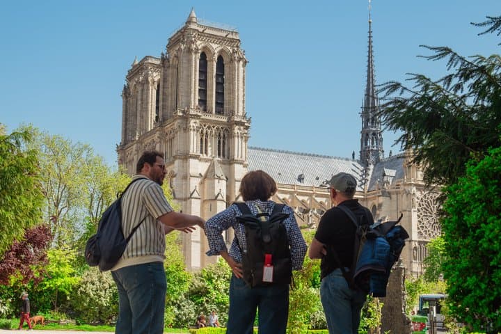 Île de la Cité Guided Tour & Exterior Notre Dame — guided tour in Paris
